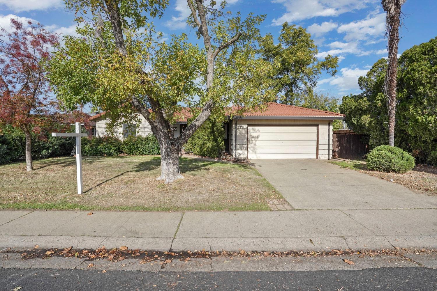 Photo of 10531 Chardonay Dr in Rancho Cordova, CA