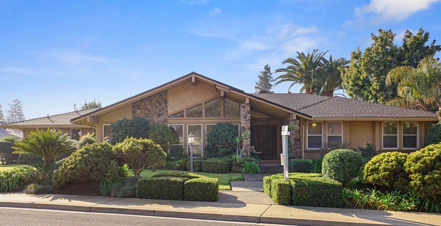 Photo of 2024 Candlewood Pl in Riverbank, CA