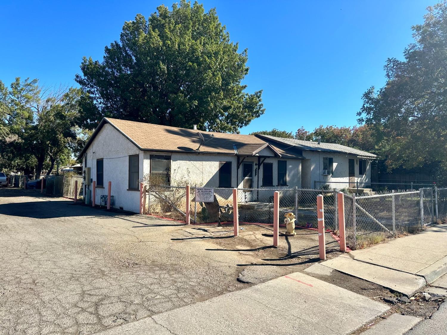 Photo of 409 N 1st St in Patterson, CA