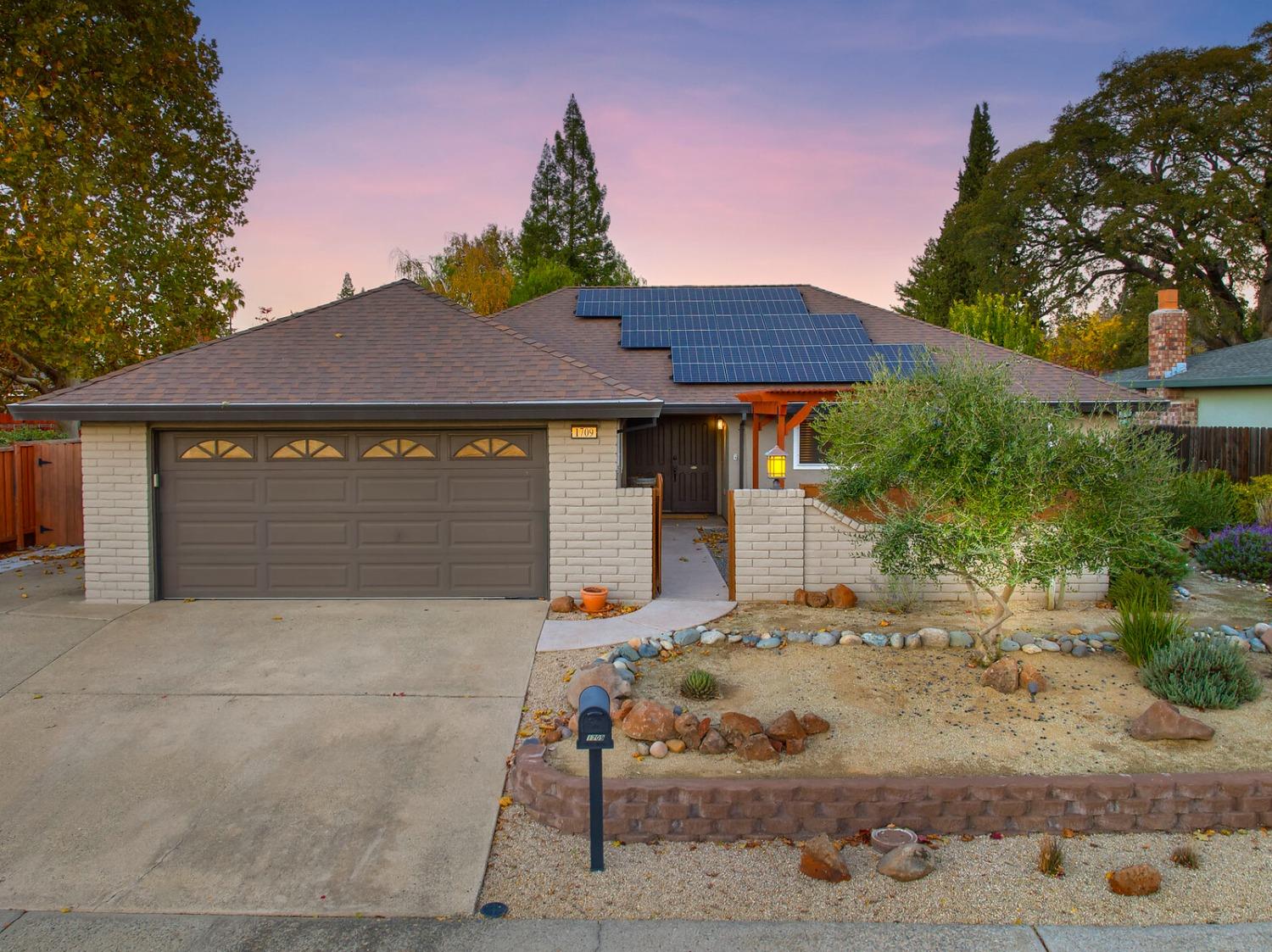 Photo of 1709 Meadowlark Wy in Roseville, CA