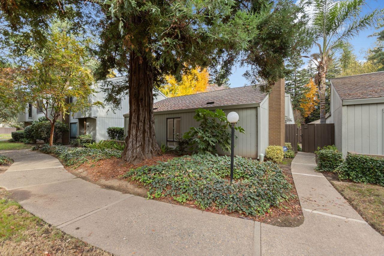 Photo of 1551 University Ave in Sacramento, CA
