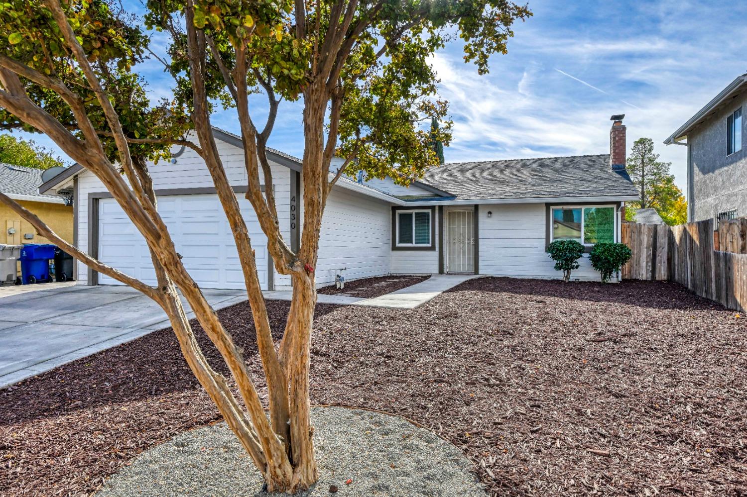 Photo of 4030 Deer Hill Dr in Sacramento, CA