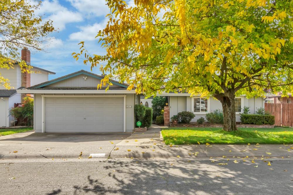 Photo of 6827 Oaklawn Wy in Fair Oaks, CA