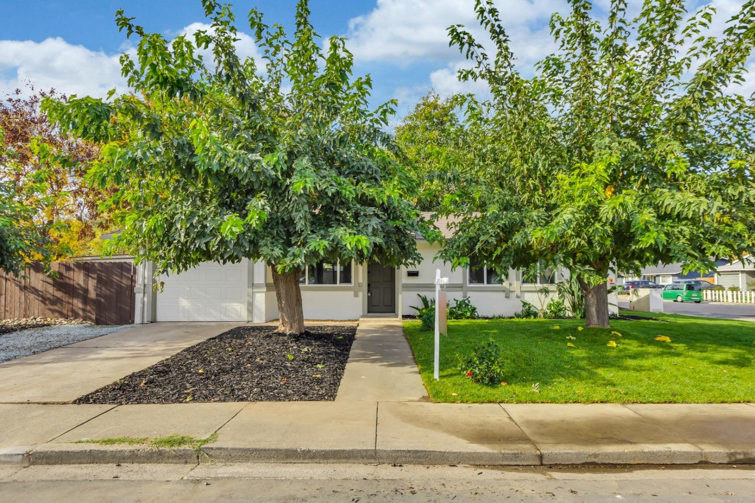 Photo of 802 1st St in Galt, CA