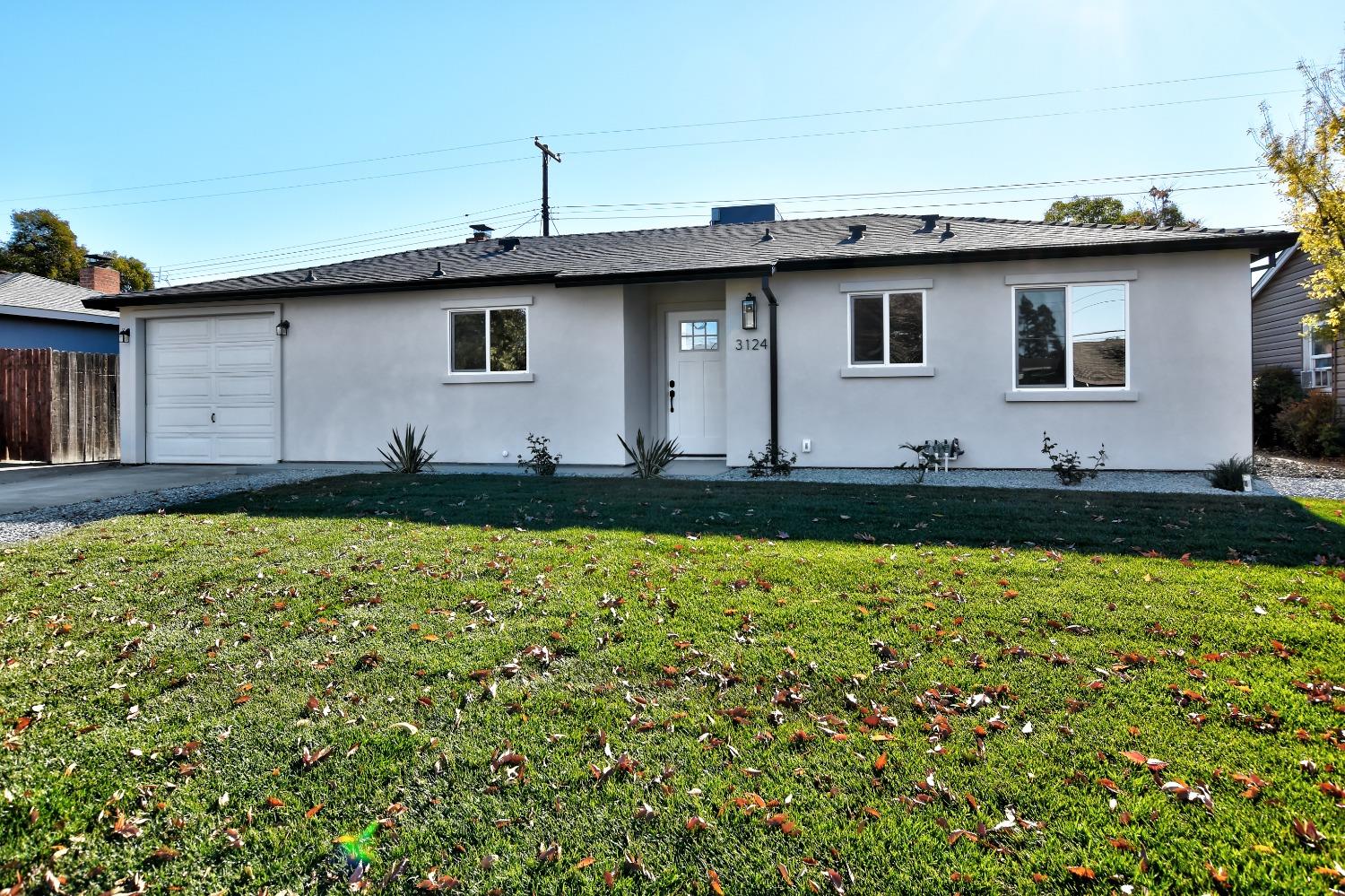 Photo of 3124 Berkshire Wy in Sacramento, CA