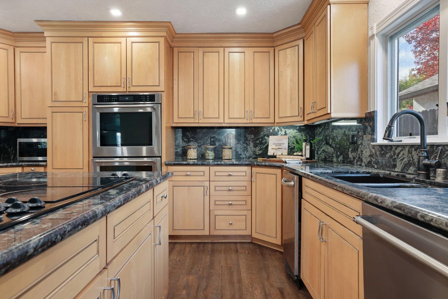Photo of 111 Eddie Dr in Roseville, CA