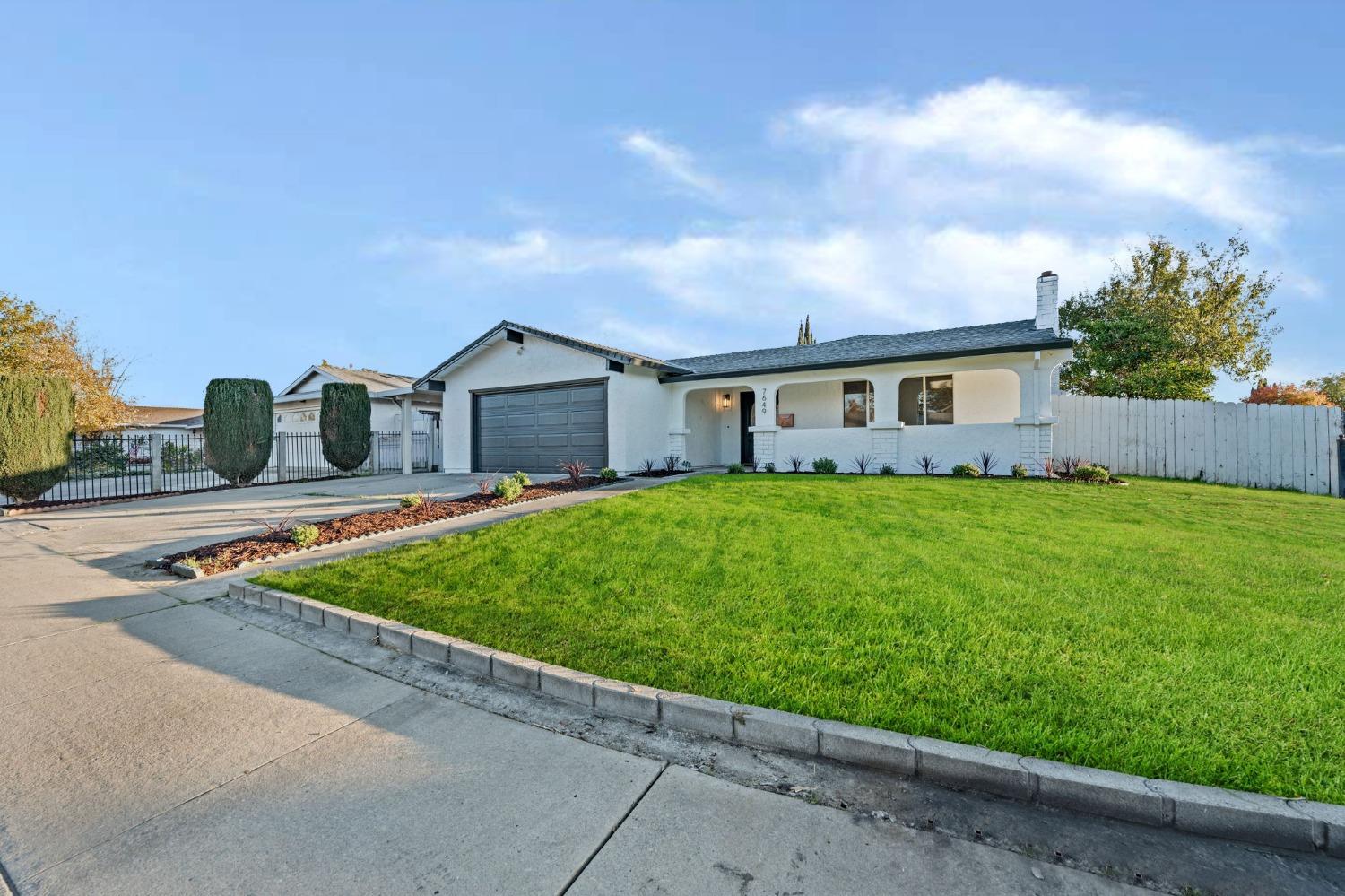 Photo of 7649 Darla Wy in Sacramento, CA