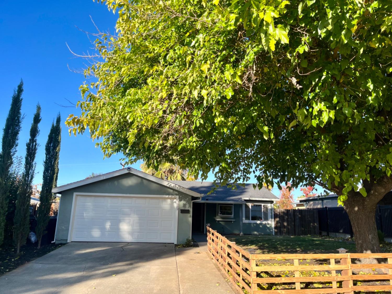 Photo of 5629 Sapunor Wy in Carmichael, CA