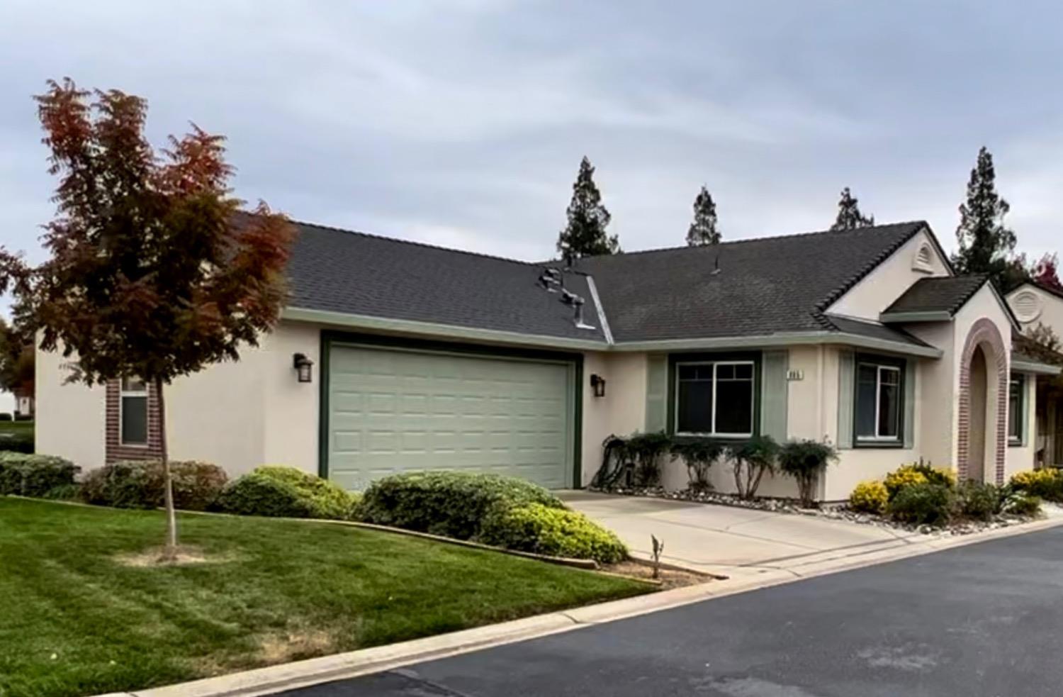 Photo of 685 Village Dr in Galt, CA