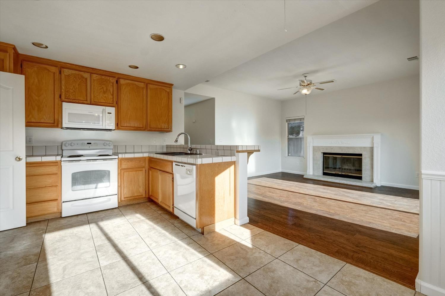 Brookside Court, Antioch, California image 9