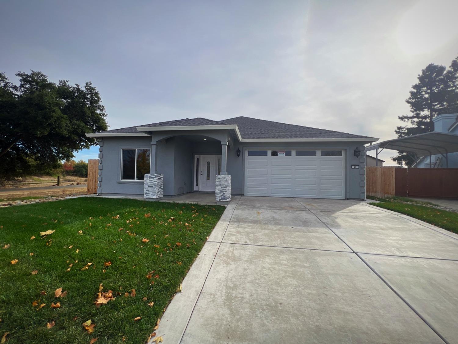 Photo of 20 Laguna Bluffs Ct in Elk Grove, CA