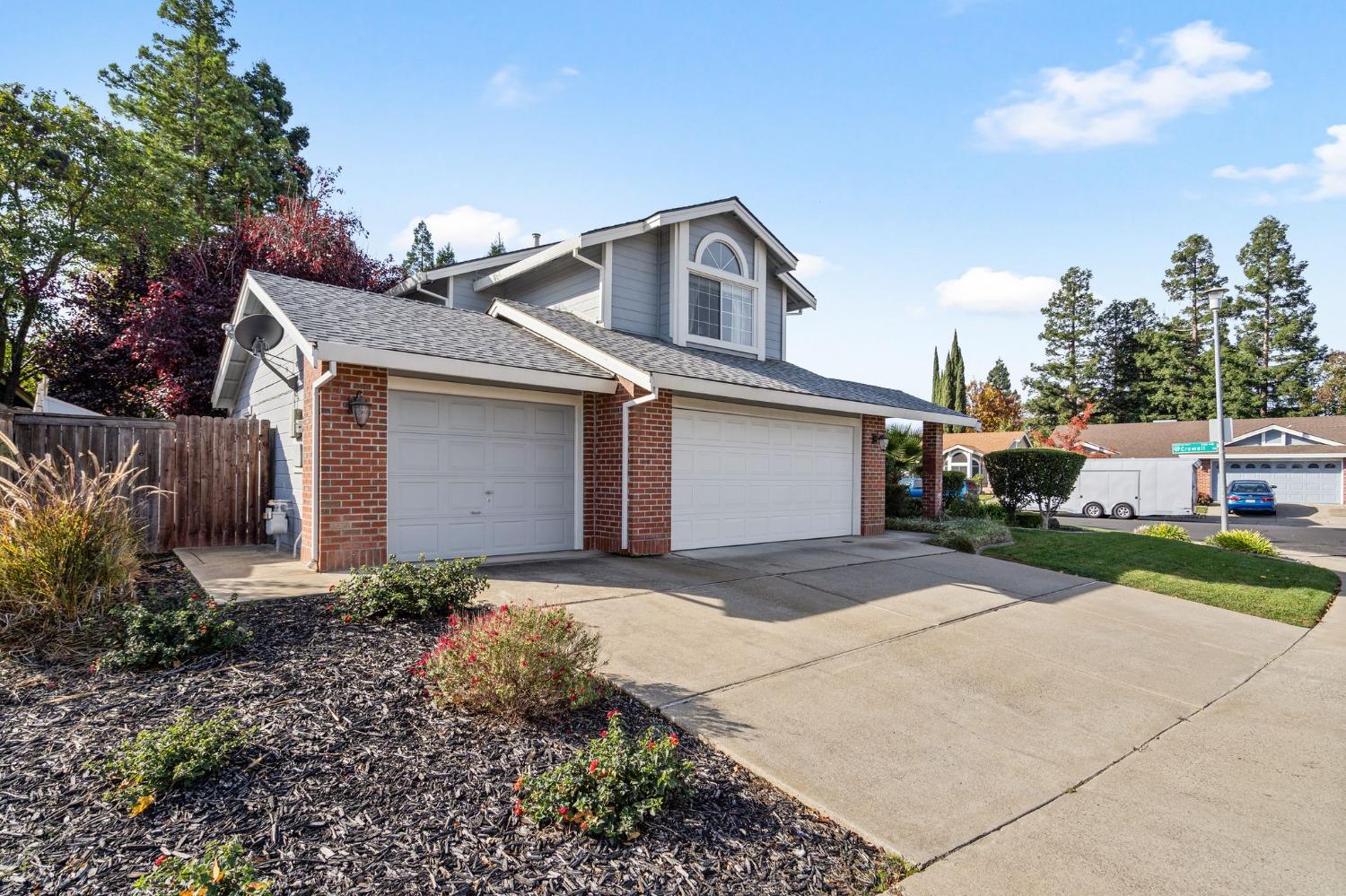 Photo of 9200 Ronan Ct in Elk Grove, CA