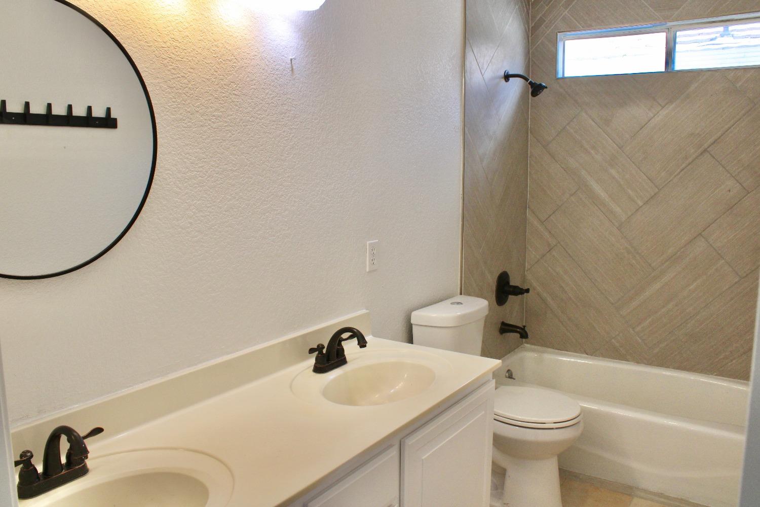 Detail Gallery Image 23 of 34 For 6627 Brook Falls Cir, Stockton,  CA 95219 - 3 Beds | 2/1 Baths