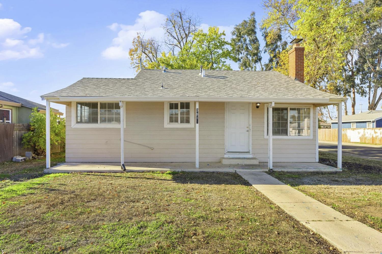 Photo of 3845 Ivy St in Sacramento, CA