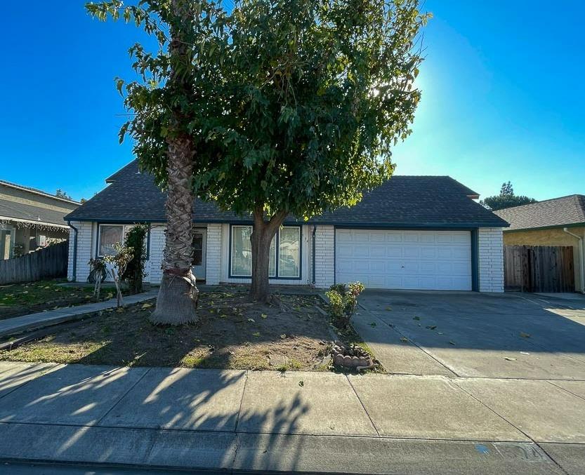 Photo of 594 Hawes St in Manteca, CA