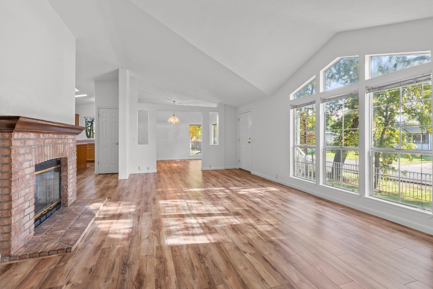 Photo of 7516 Chula Vista Dr in Citrus Heights, CA