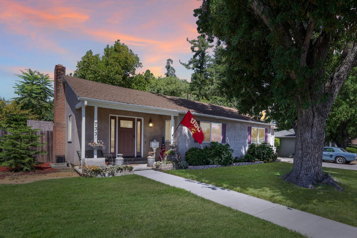 Photo of 733 Gibson Rd in Woodland, CA