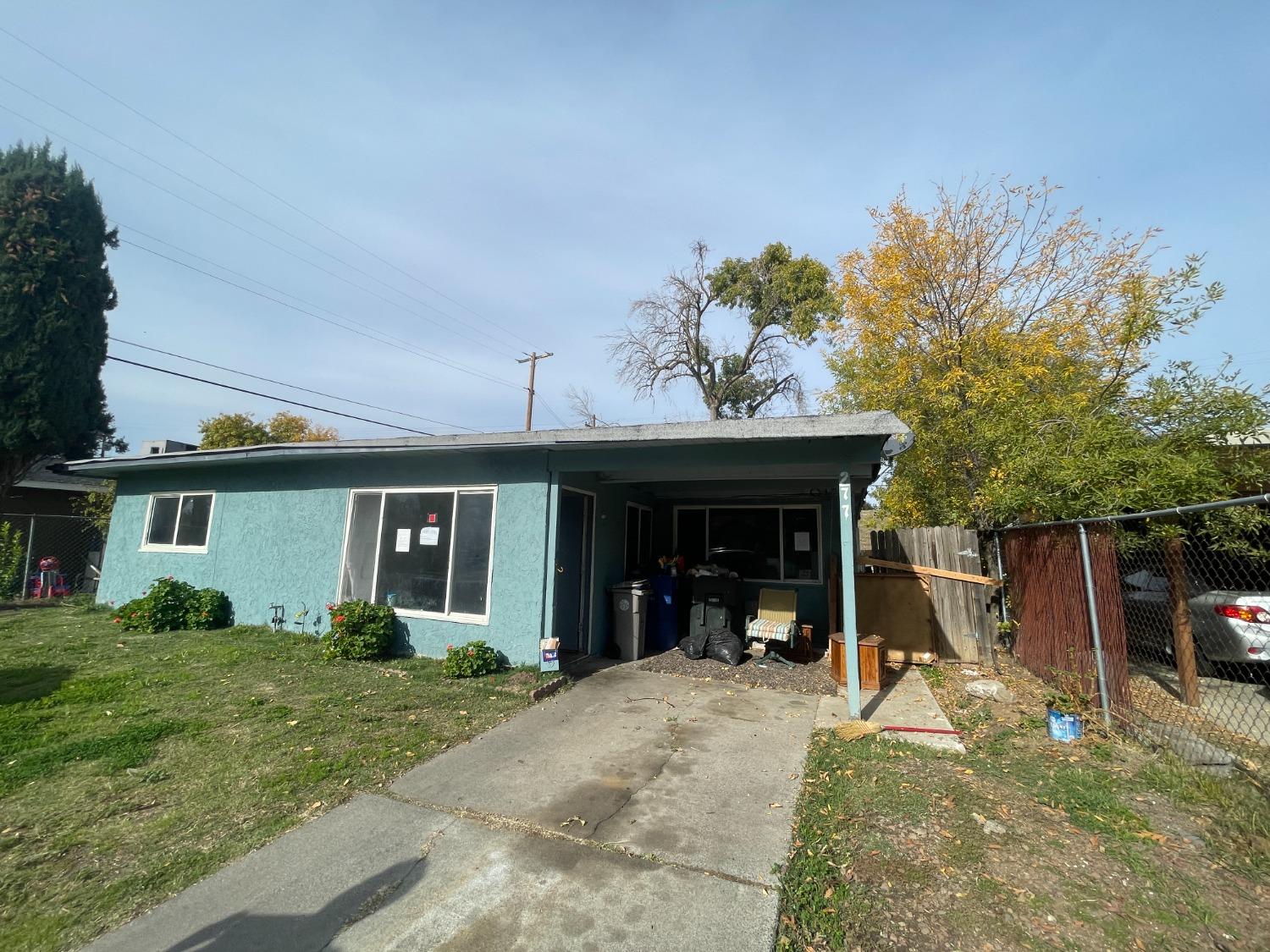 Photo of 277 Arcade Blvd in Sacramento, CA