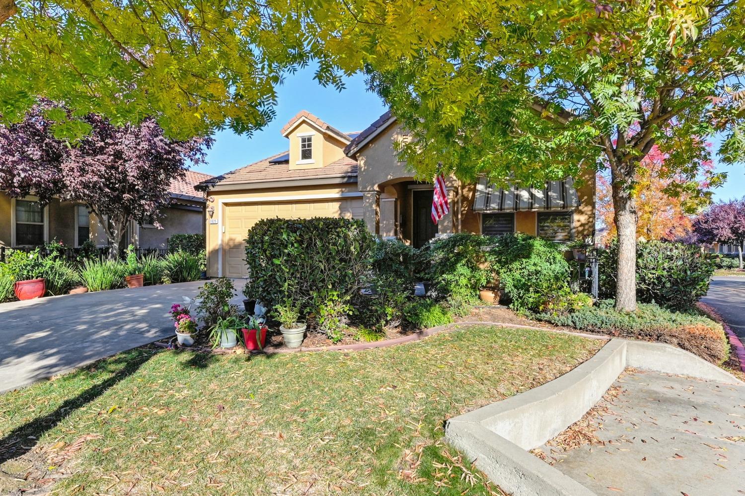 Photo of 1625 Marseille Ln in Roseville, CA