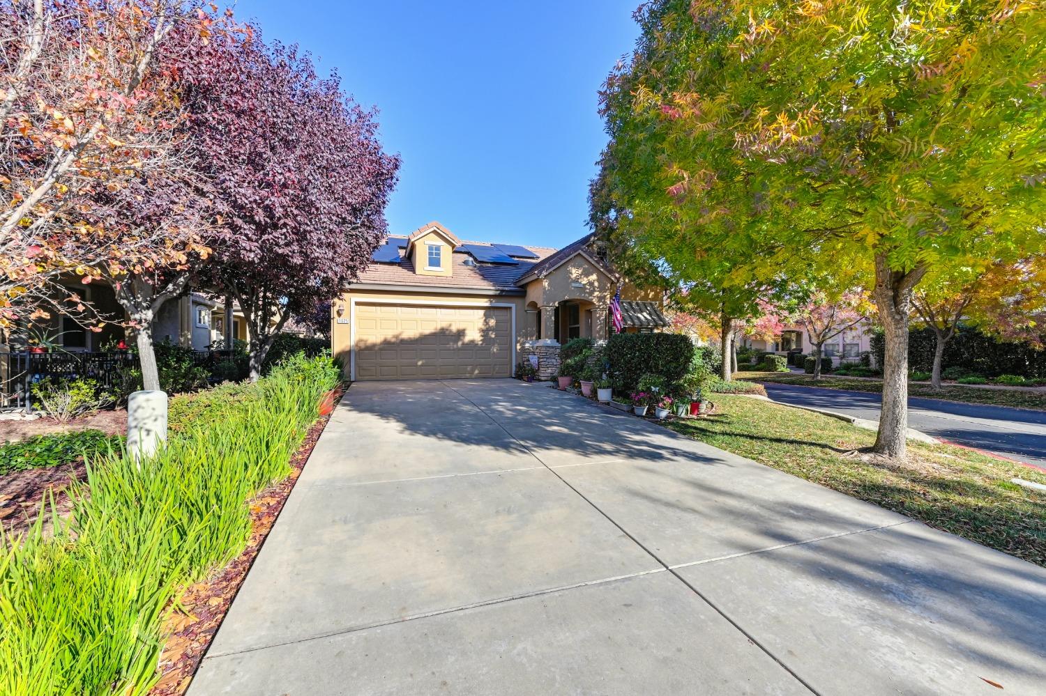 Photo of 1625 Marseille Ln in Roseville, CA