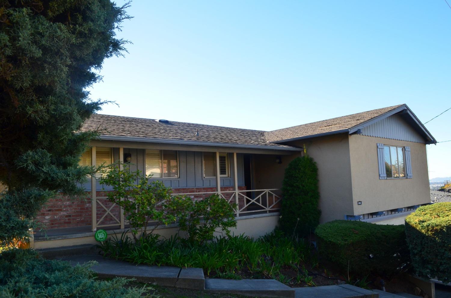 Photo of 3600 Malcom Ave in Oakland, CA