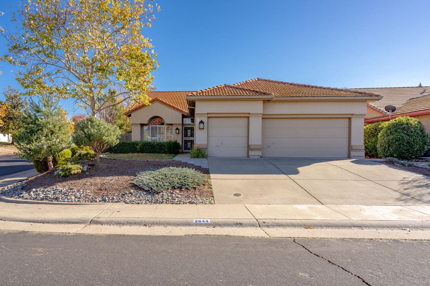 Photo of 2644 La Croix Dr in Roseville, CA