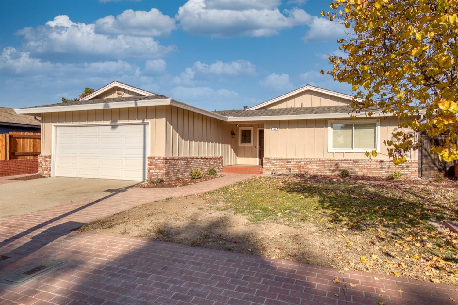 Photo of 1529 Brixton Ln in Modesto, CA