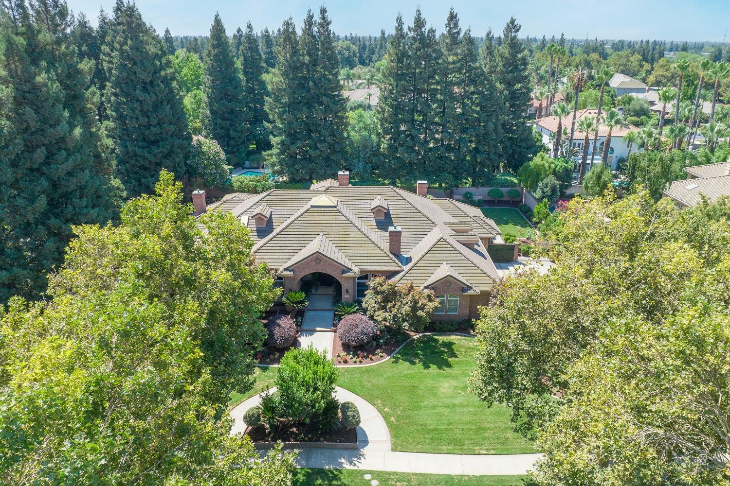 Photo of 3304 Fleur De Lis Dr in Modesto, CA