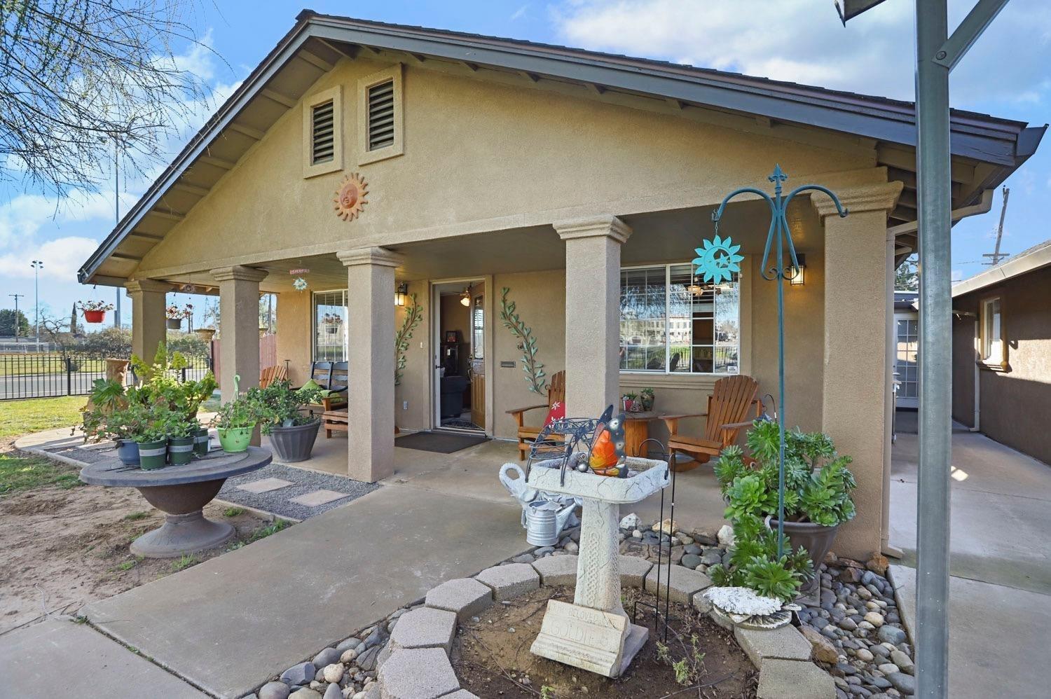Photo of 242-604 Third in Galt, CA