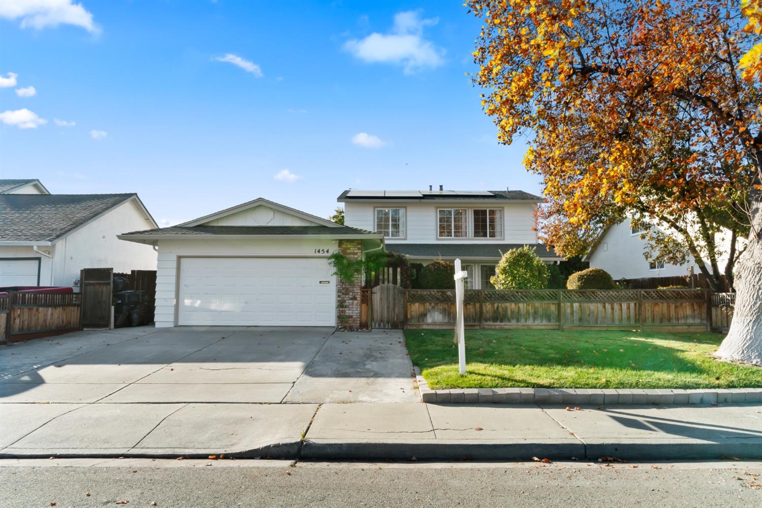 Photo of 1454 Arlington Rd in Livermore, CA