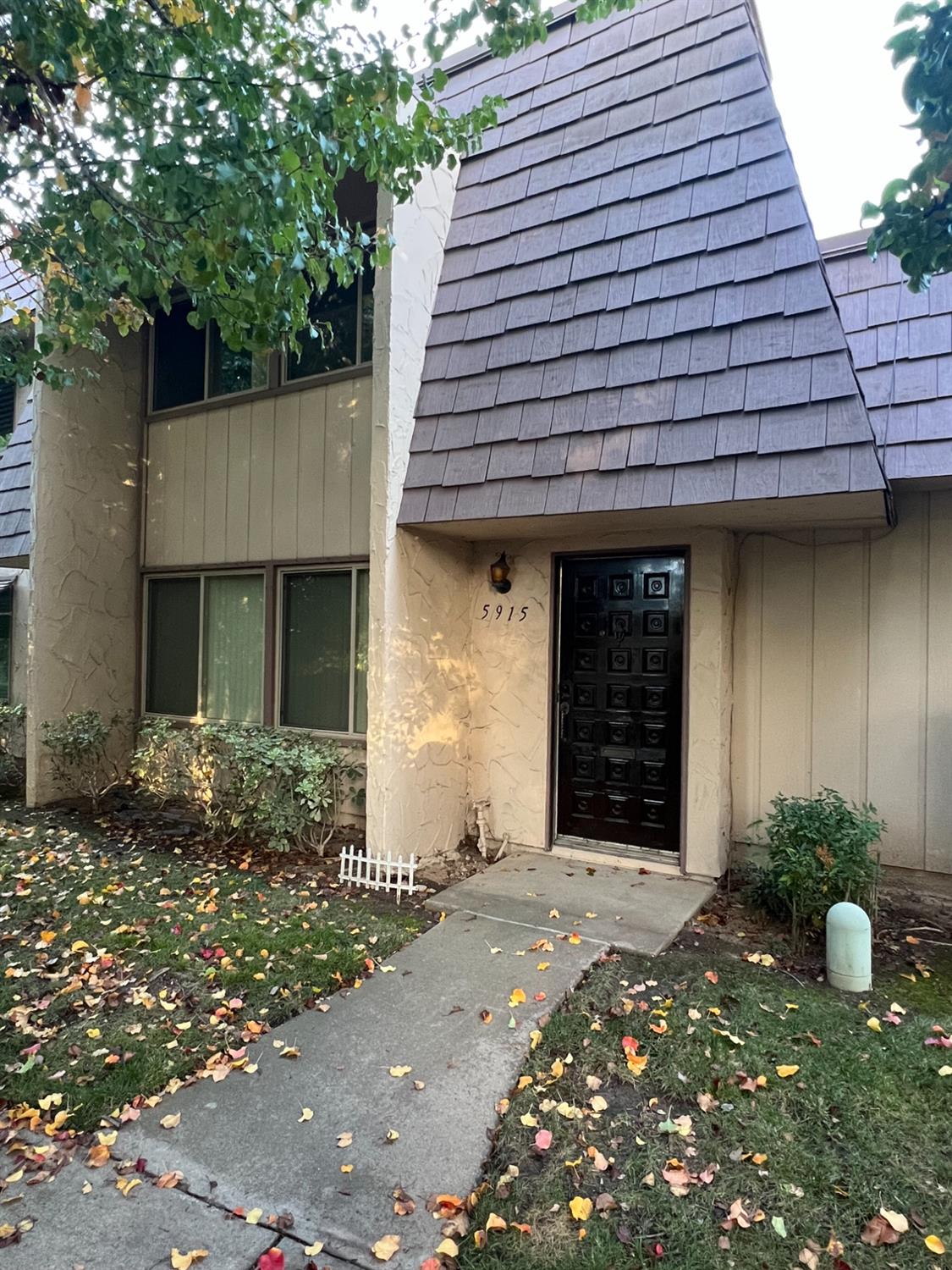 Photo of 5915 Casa Alegre in Carmichael, CA