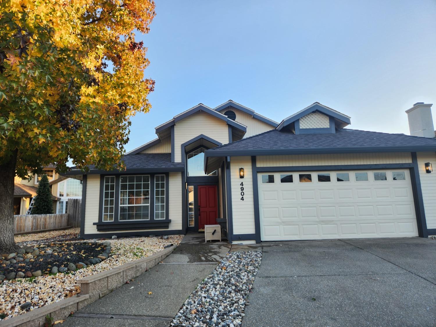 Photo of 4904 Fountainwood Ct in Antelope, CA
