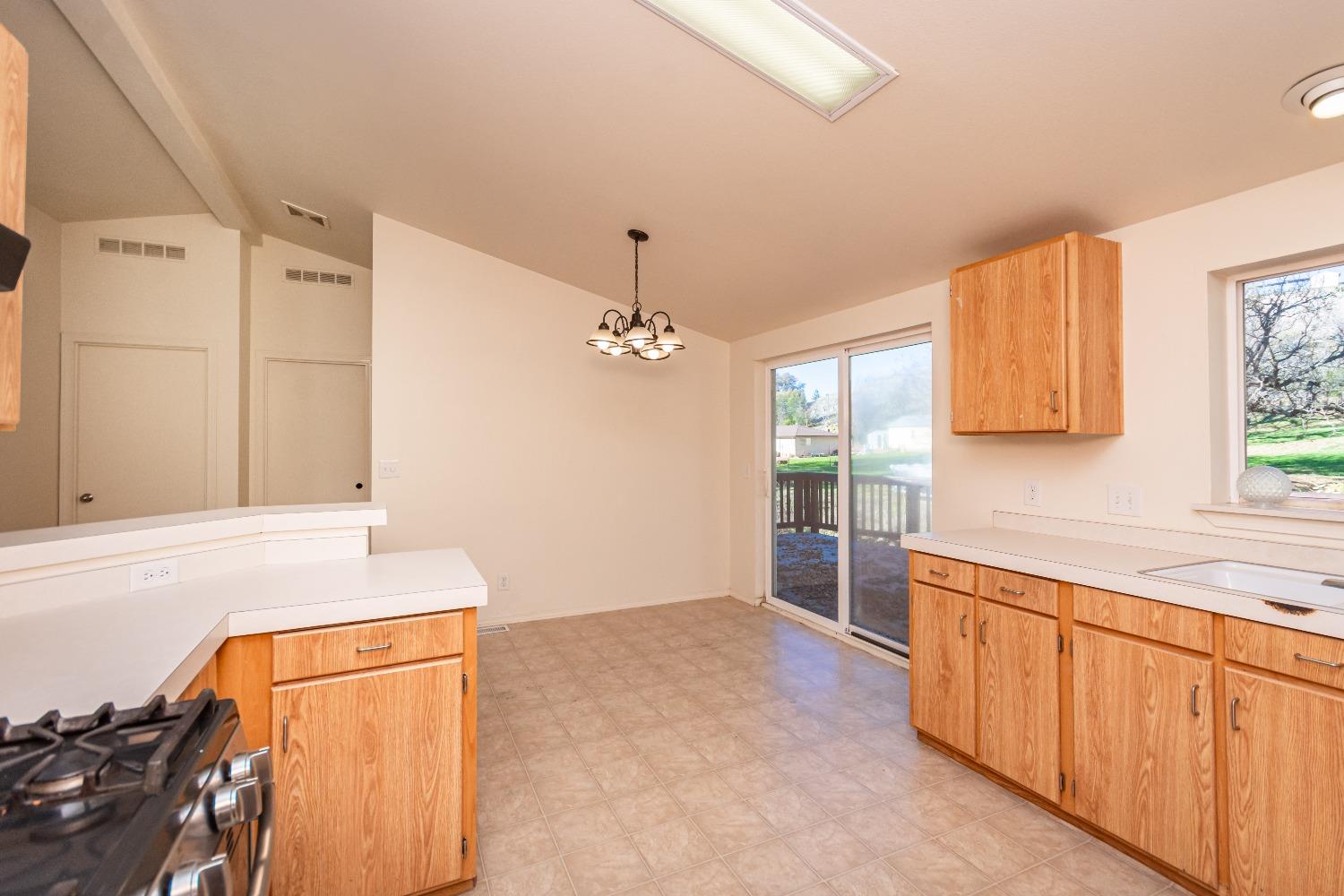 Detail Gallery Image 16 of 48 For 14577 Fiddletown Rd, Fiddletown,  CA 95629 - 3 Beds | 2 Baths