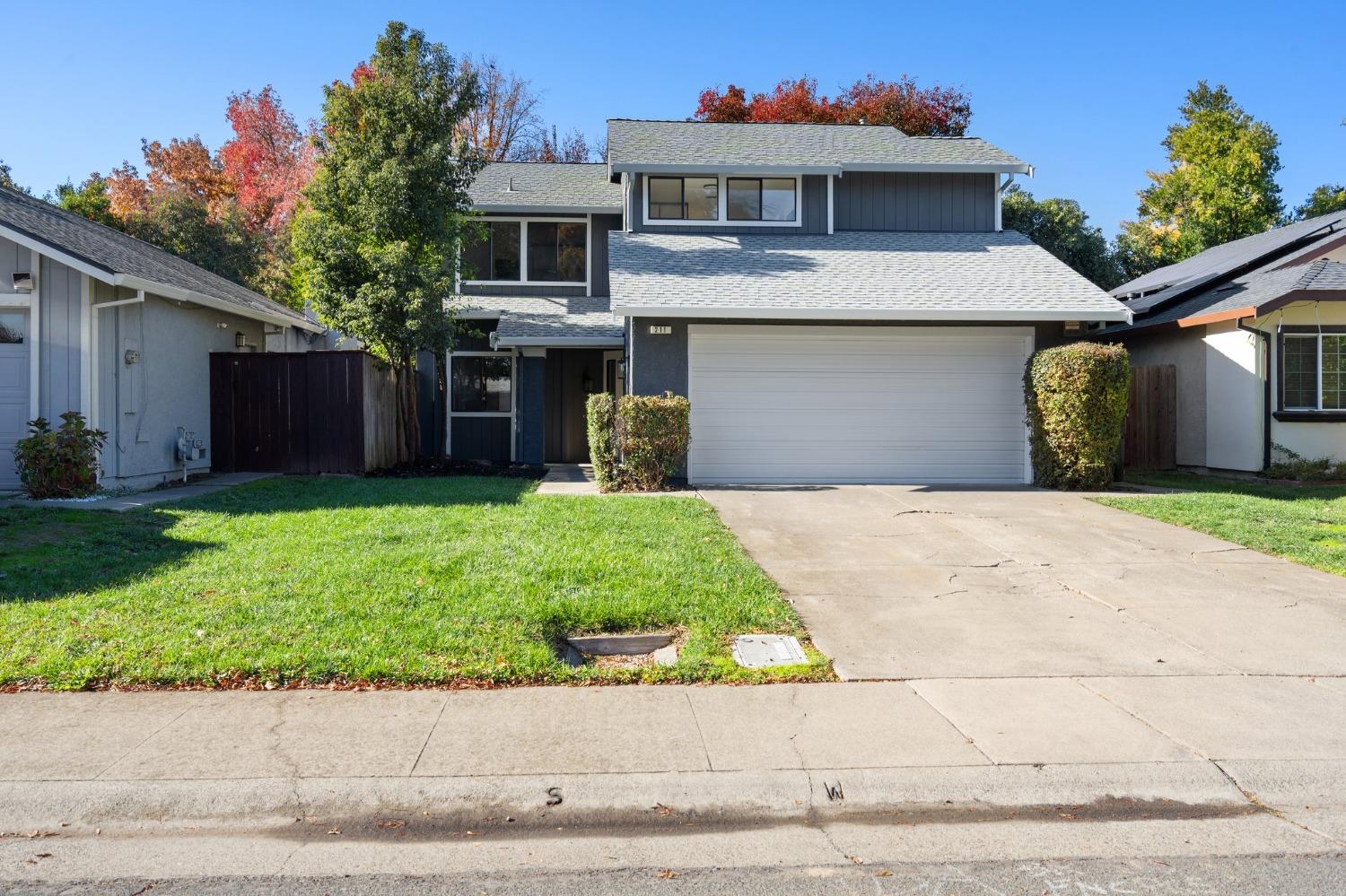 Photo of 211 River Run Cir in Sacramento, CA