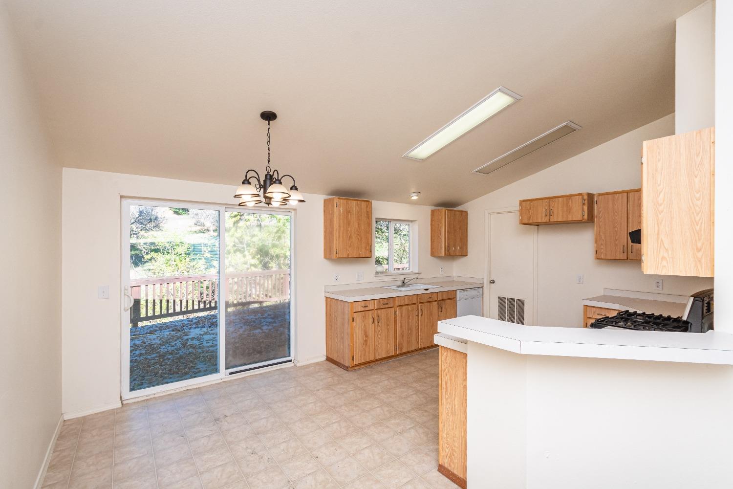 Detail Gallery Image 18 of 48 For 14577 Fiddletown Rd, Fiddletown,  CA 95629 - 3 Beds | 2 Baths