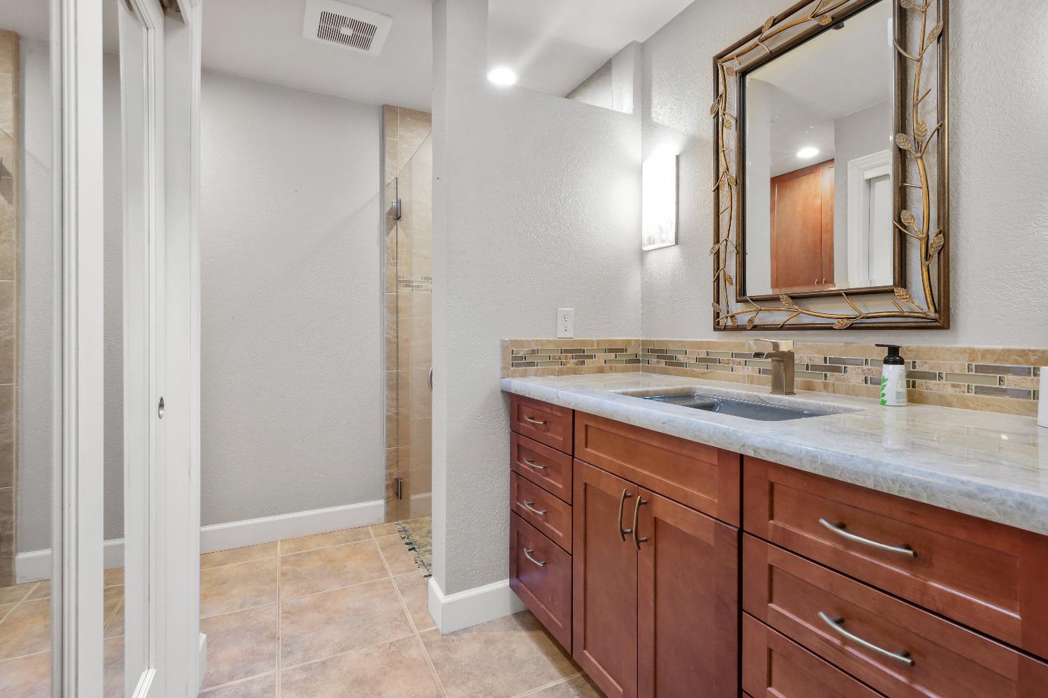 Detail Gallery Image 14 of 27 For 2127 Cedar Ridge Dr, Stockton,  CA 95207 - 2 Beds | 2 Baths