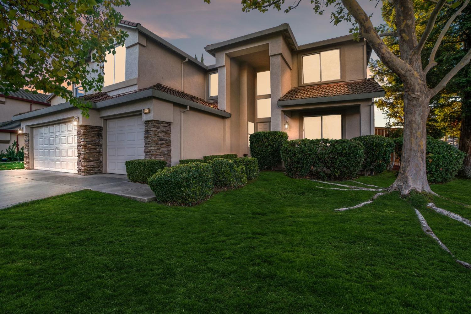 Photo of 9576 Gentle Mare Pl in Elk Grove, CA