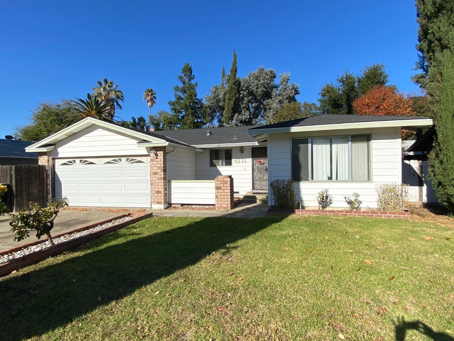 Photo of 4891 Scarborough Wy in Sacramento, CA