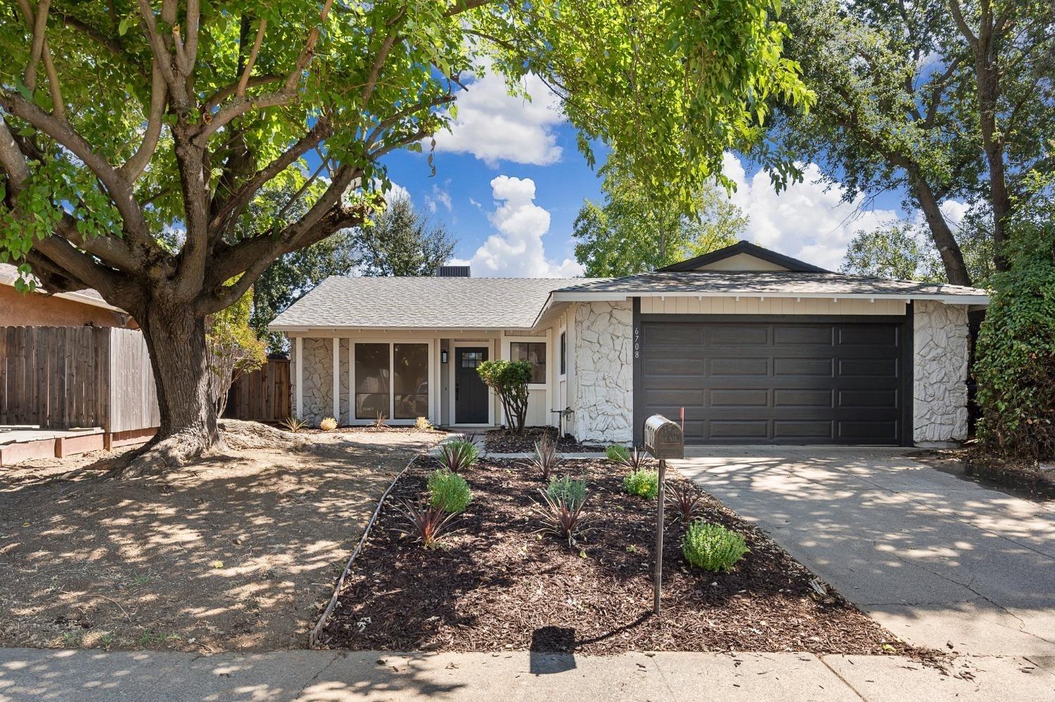 Photo of 6708 Sugar Maple Wy in Citrus Heights, CA