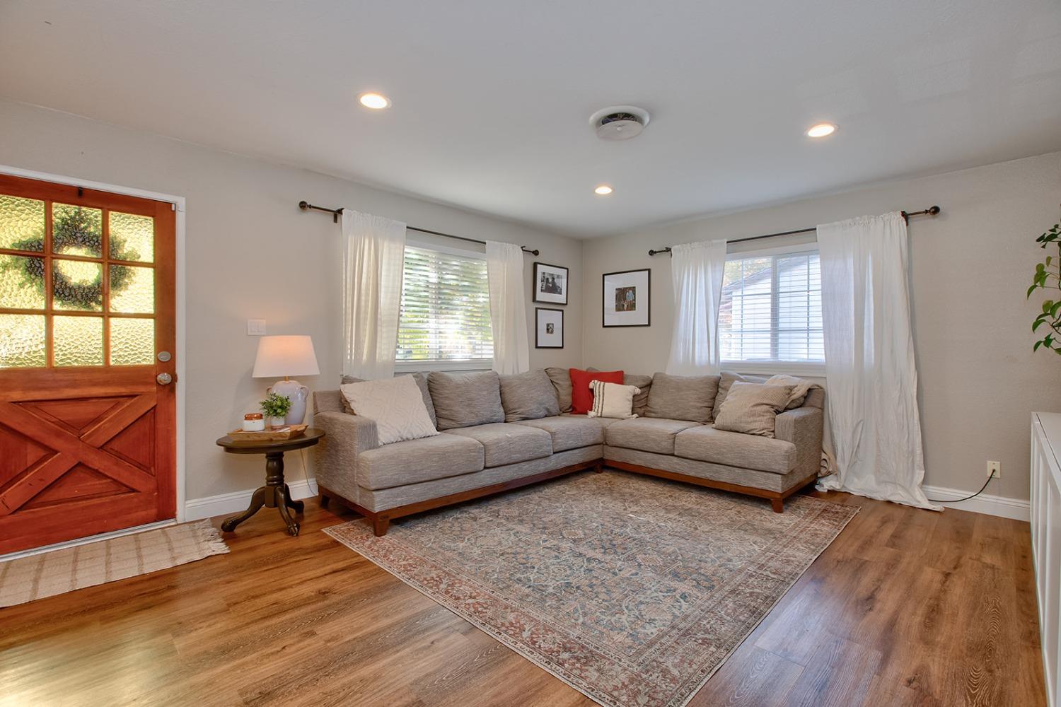 Photo of 3221 Windsor Dr in Sacramento, CA