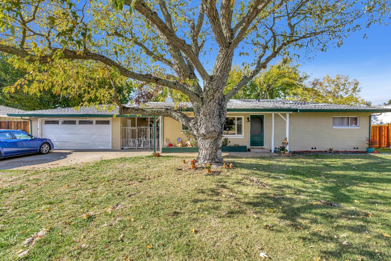 Photo of 1539 Mendota Wy in Carmichael, CA