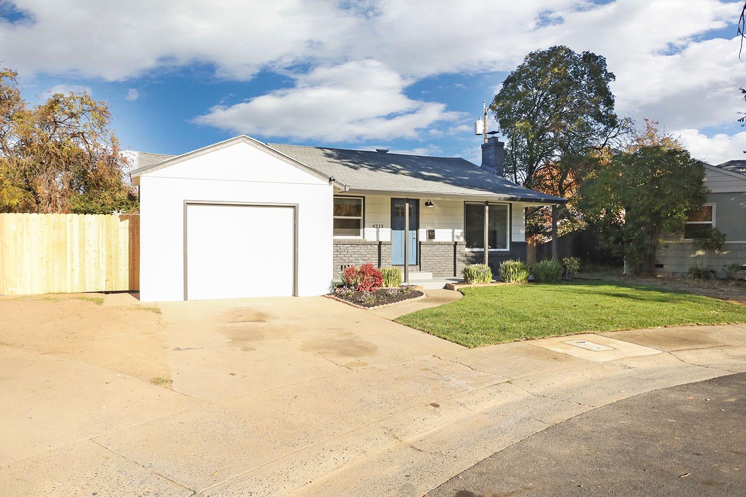 Photo of 4213 Plumas Ct in Sacramento, CA
