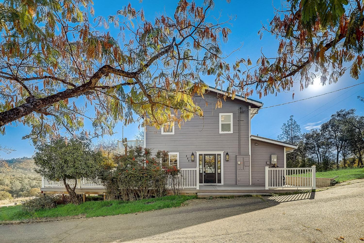 Photo of 888 Old Neumann Rd in Rescue, CA