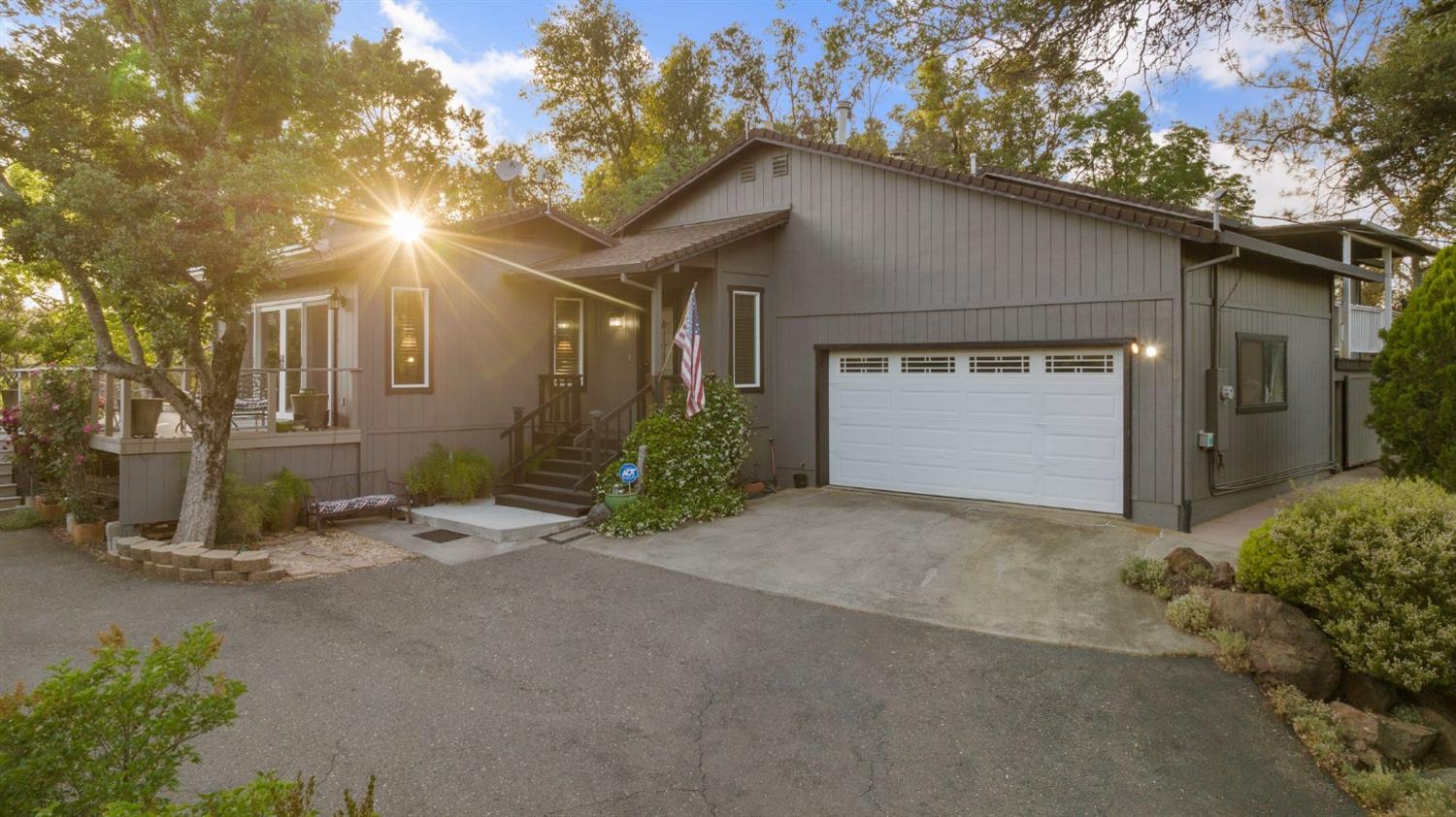 Photo of 4580 Meadow Creek Rd in Placerville, CA