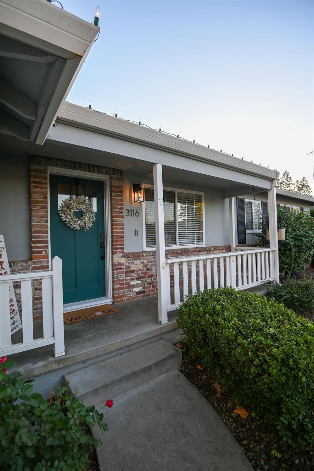 Photo of 3116 Kerria Wy in Sacramento, CA