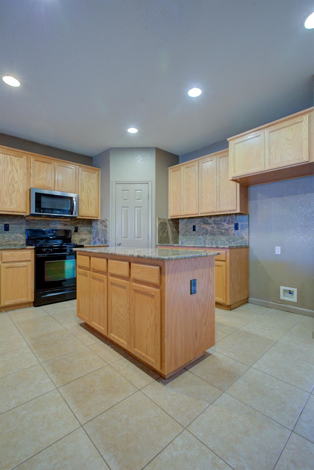 Detail Gallery Image 11 of 58 For 20773 Fairway Dr, Patterson,  CA 95363 - 4 Beds | 3/1 Baths