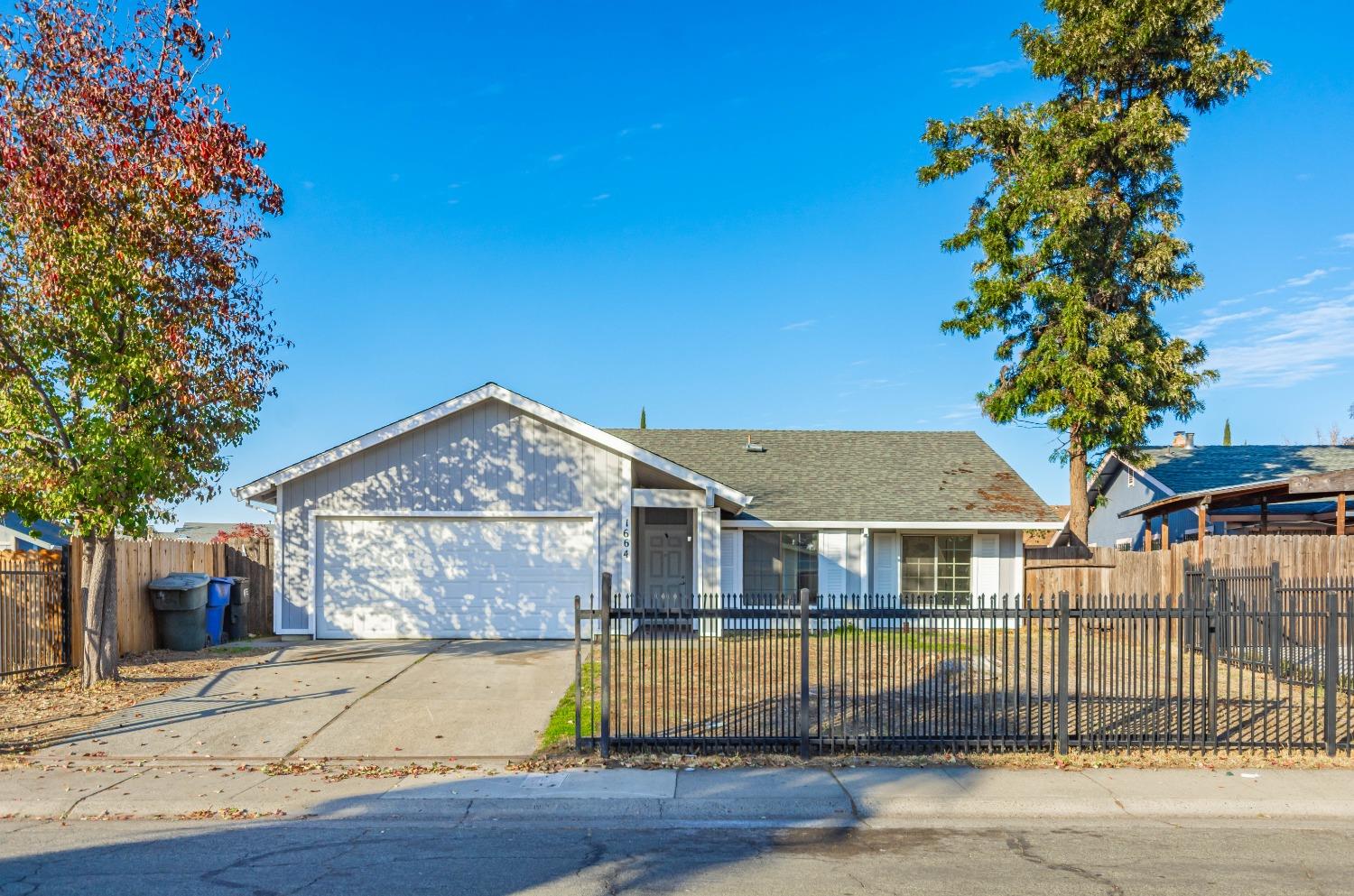 Photo of 4661 Country Scene Wy in Sacramento, CA