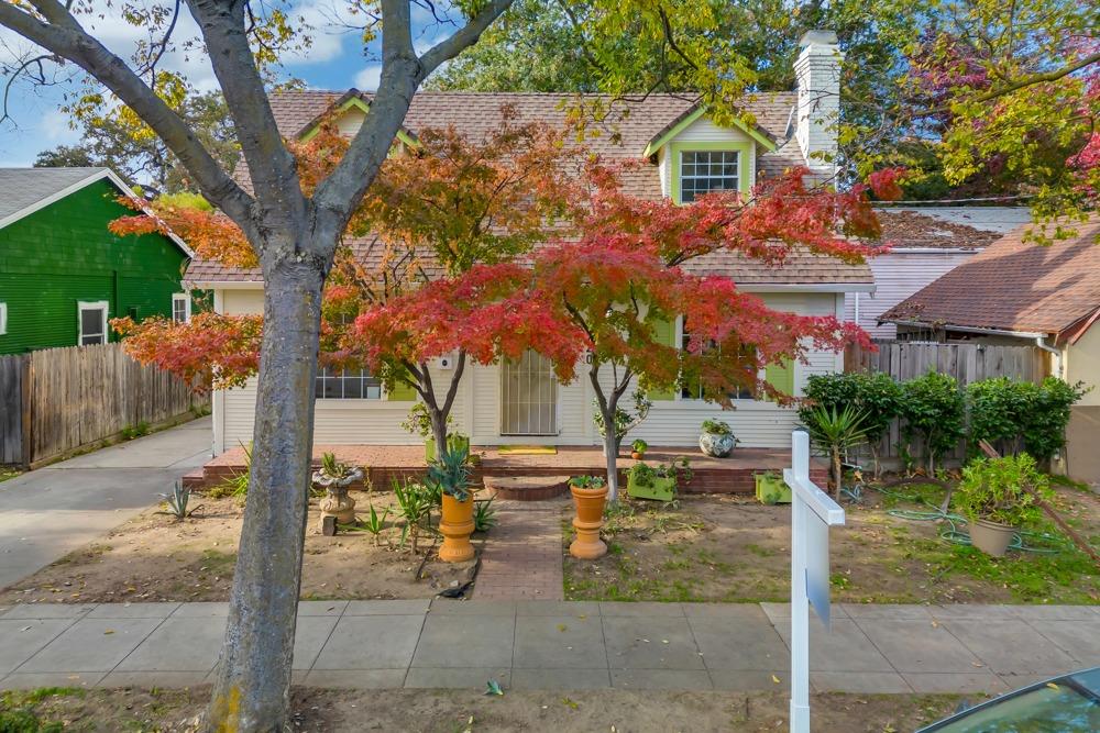 Photo of 2720 43rd St in Sacramento, CA