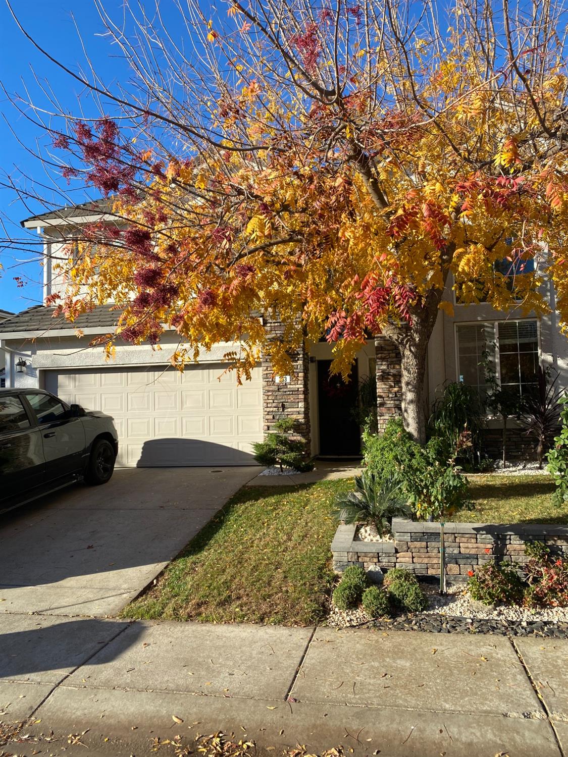 Photo of 253 Royal River Dr in Yuba City, CA