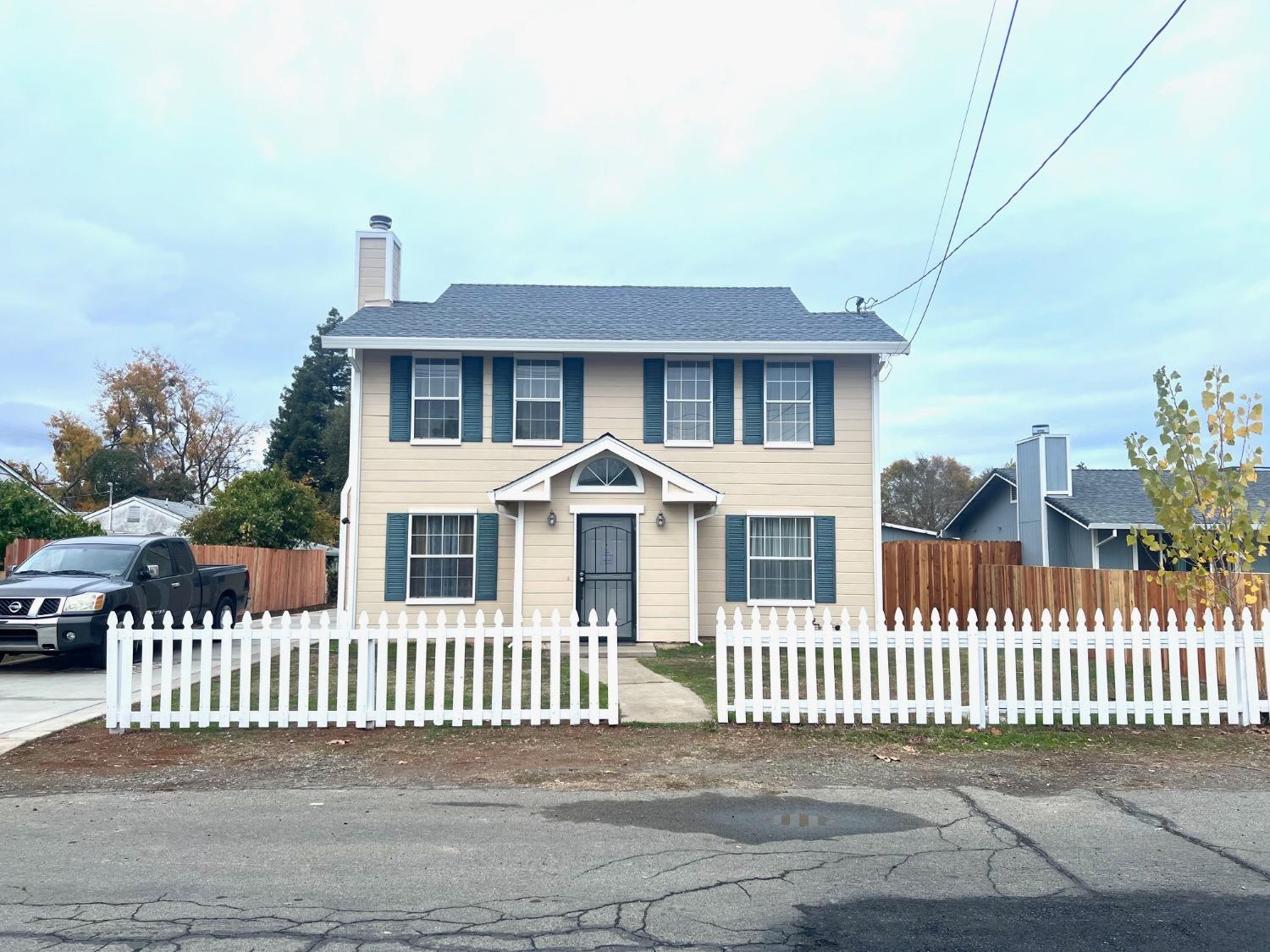 Photo of 809 Park Rd in Sacramento, CA